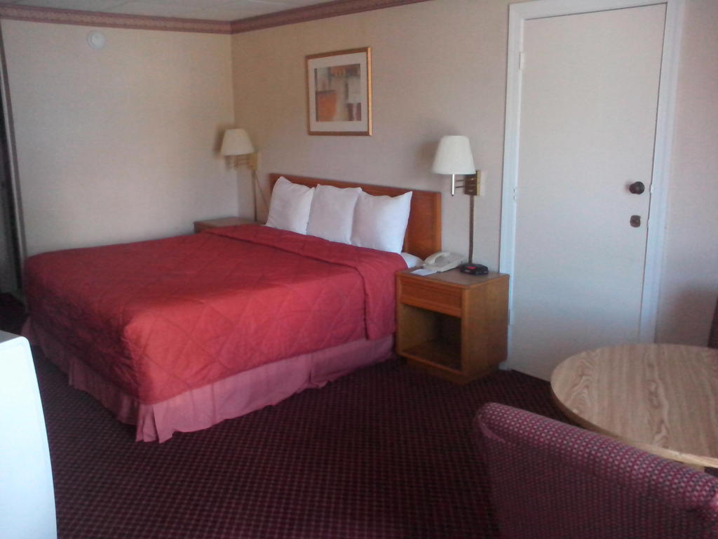 Regency Inn Richmond Dumbarton エクステリア 写真